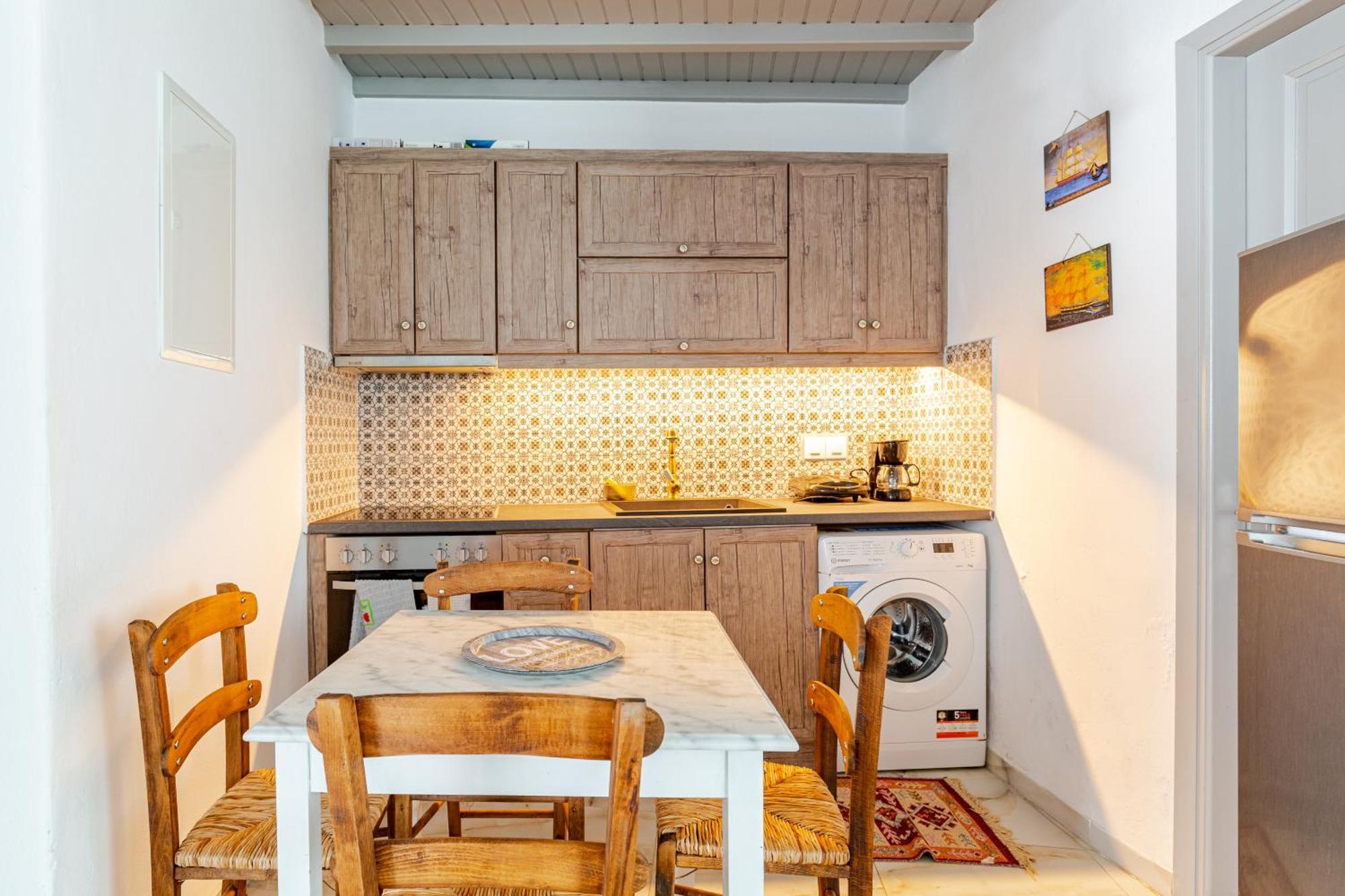 Elenitas Beach House In Ornos Екстериор снимка