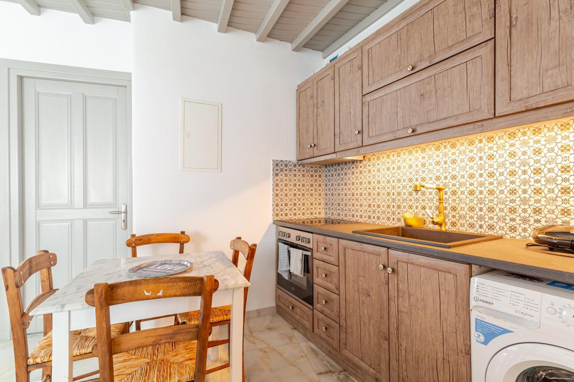 Elenitas Beach House In Ornos Екстериор снимка