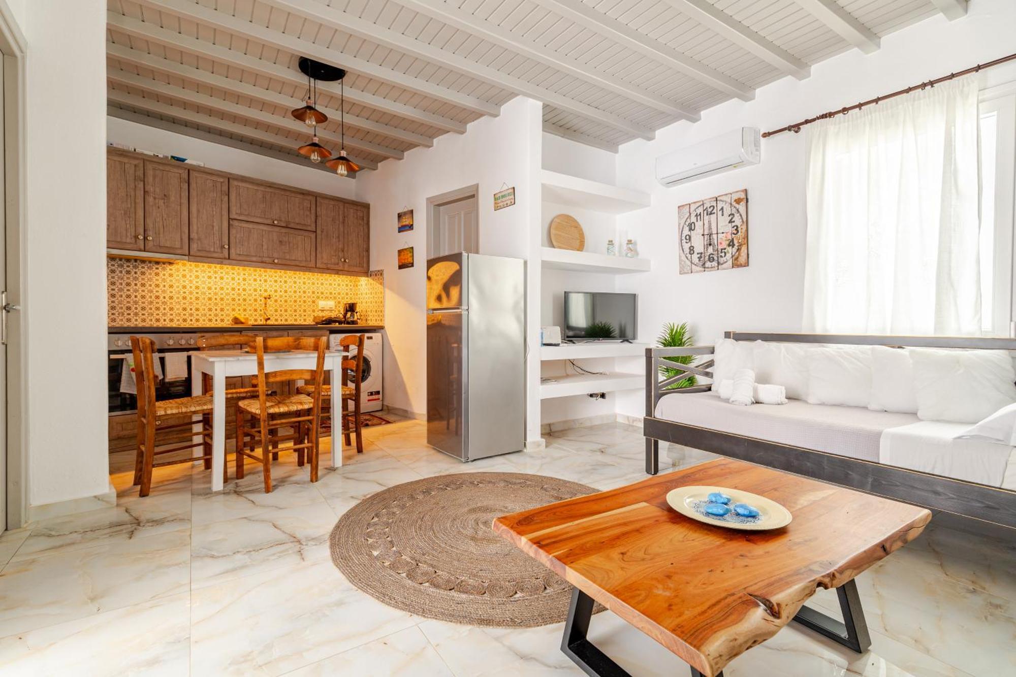Elenitas Beach House In Ornos Екстериор снимка