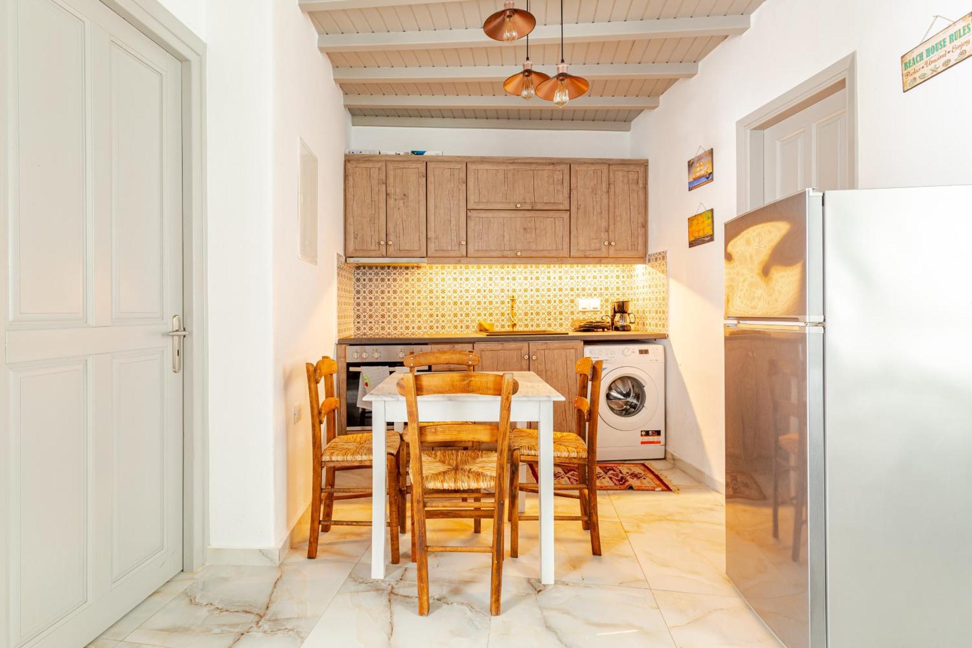 Elenitas Beach House In Ornos Екстериор снимка