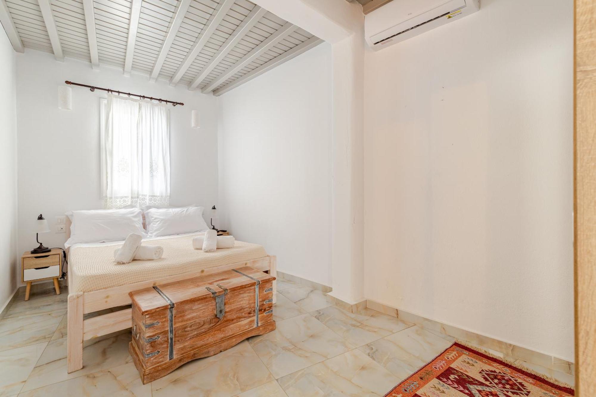 Elenitas Beach House In Ornos Екстериор снимка