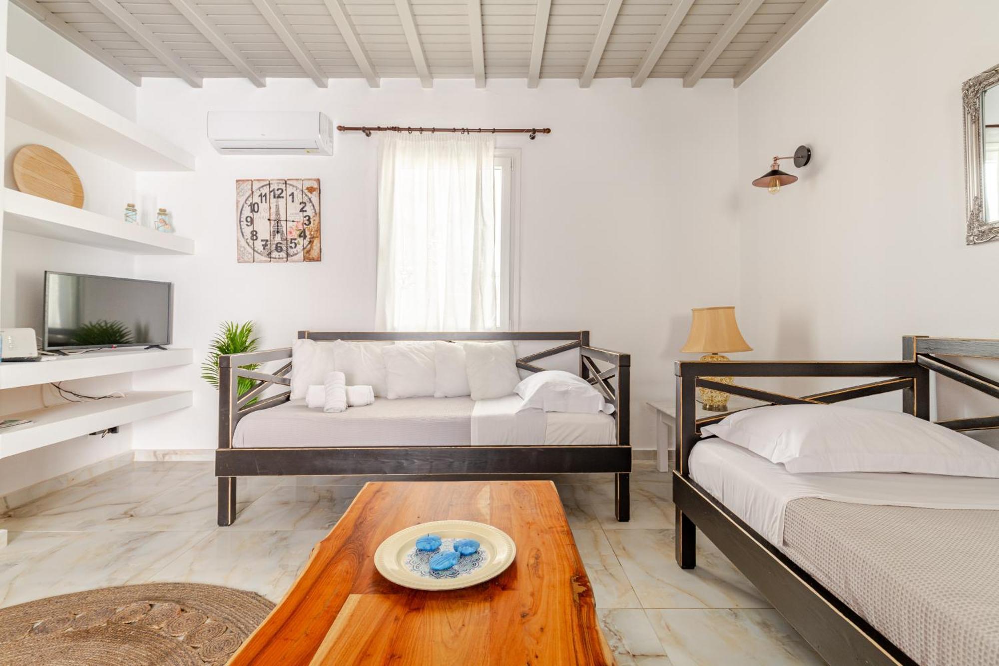 Elenitas Beach House In Ornos Екстериор снимка