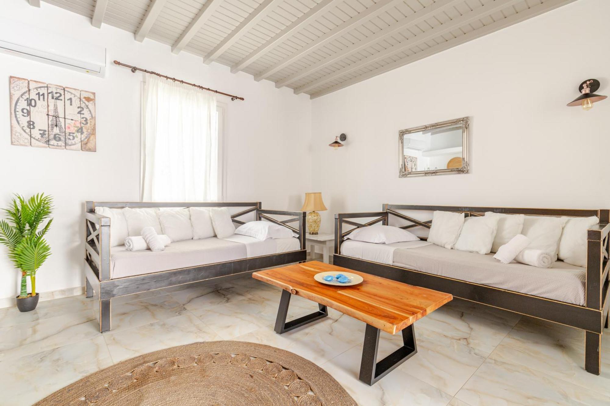Elenitas Beach House In Ornos Екстериор снимка
